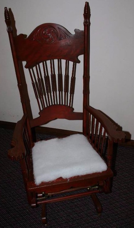 lot 70 image: Vintage Glider Rocker