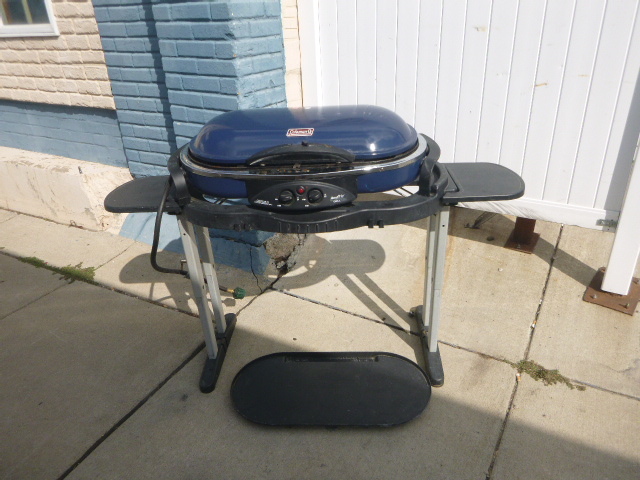 Coleman Road Trip Grill