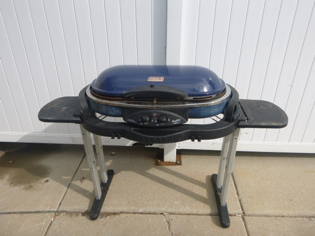 Coleman Road Trip Grill