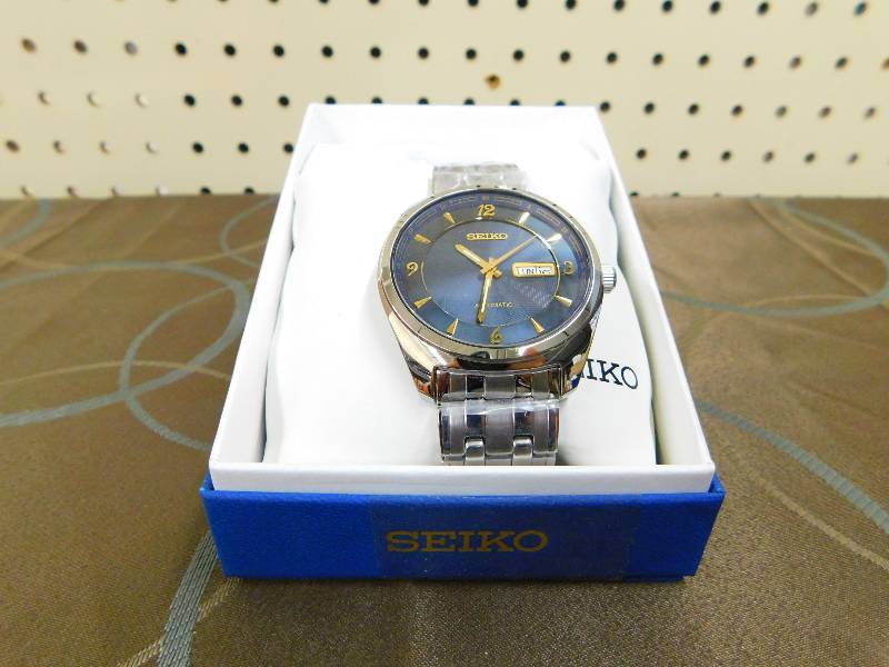 MENS AUTOMATIC WATCH, MSRP $240.00