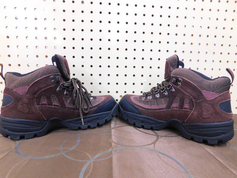 Itasca Mens Amazon Gray SIZE 7, MSRP $79.99