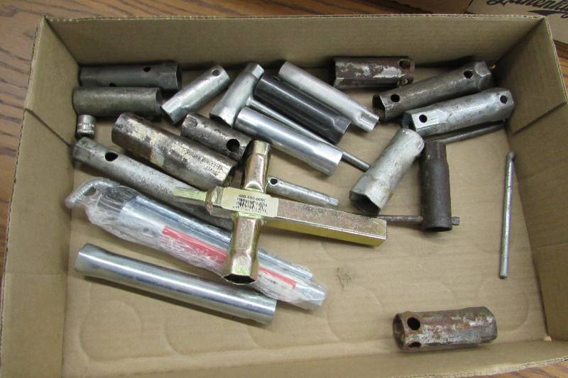 lot 222 image: SPARK PLUG WRENCHES