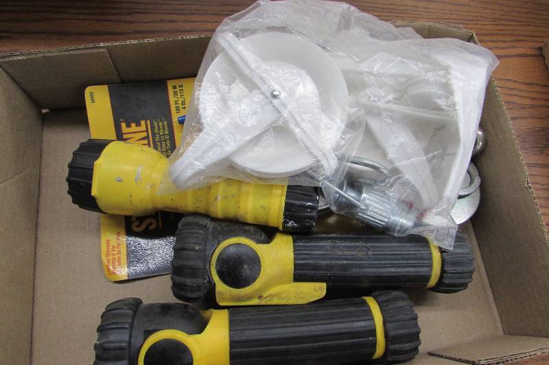 lot 225 image: FLASHLIGHTS, CHALK LINE AND PULLEYS