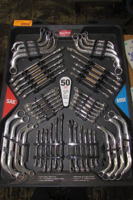 lot 226 image: MAXTECH 50 PC WRENCH SET