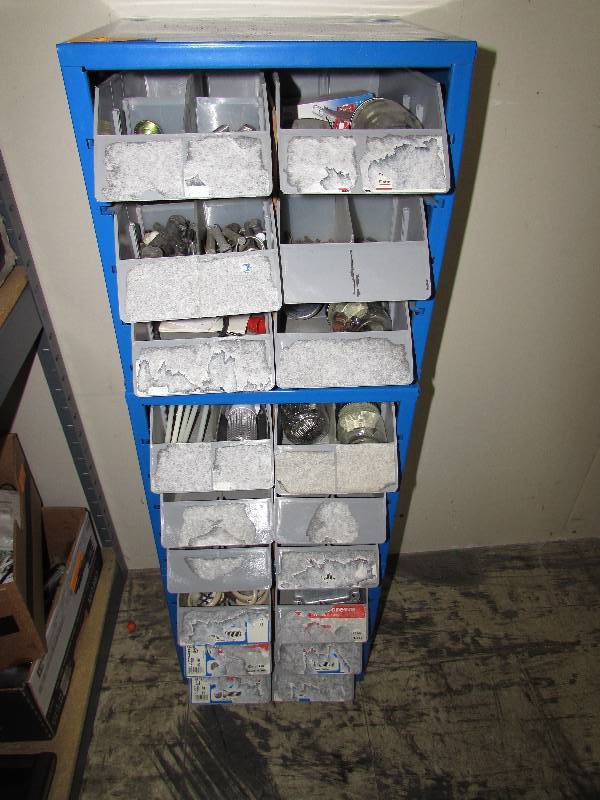 lot 246 image: ORGANIZERS