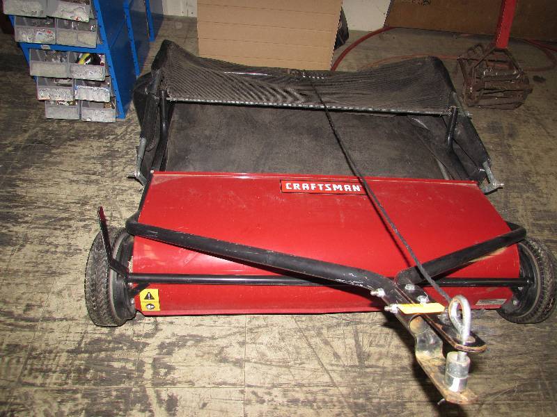 lot 211 image: CRAFTSMAN YARD SWEEPER