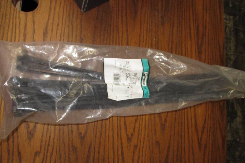 lot 259 image: Q-BAND AND ZIP TIES