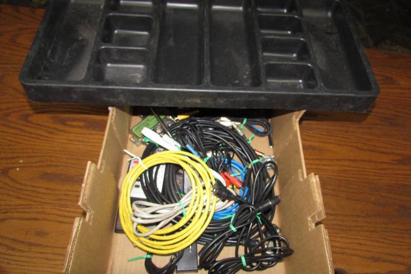 lot 260 image: DRAWER INSERT ORGANIZER, CABLES AND CORDS