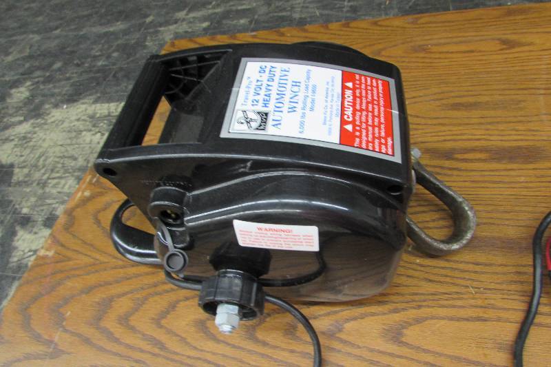 lot 262 image: TRAVEL PRO 12V AUTOMOTIVE WINCH