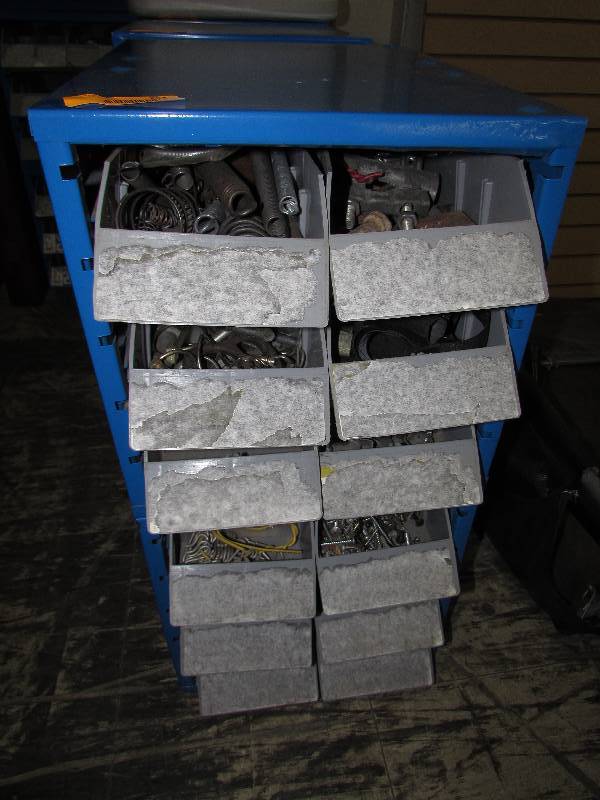 lot 264 image: ORGANIZERS