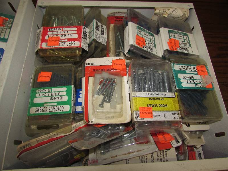 lot 271 image: SCREWS AND ANCHORING KITS