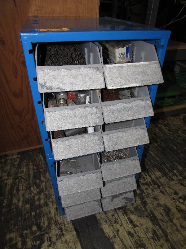 lot 276 image: ORGANIZERS
