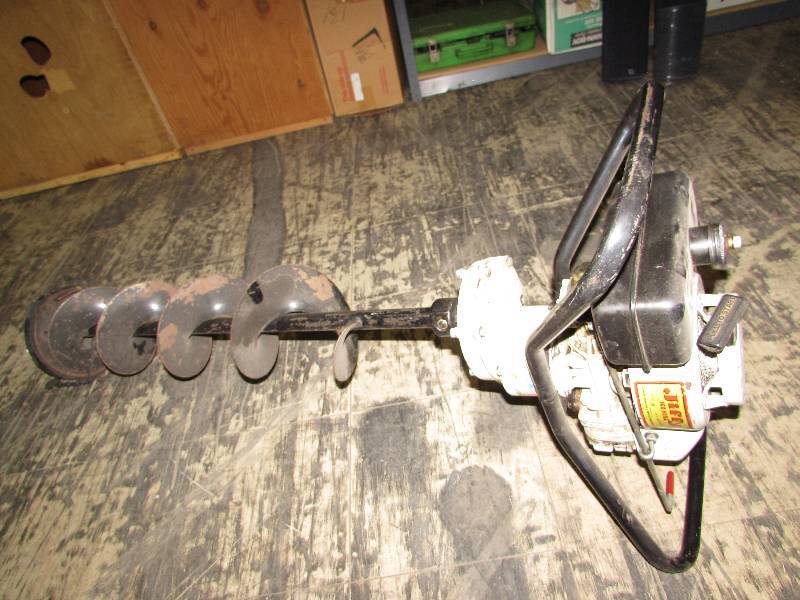 lot 274 image: JIFFY ICE DRILL  AUGER