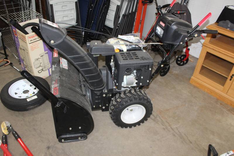 lot 35 image: Craftsman 357cc OHV 30in. Electric Start Snow Blower