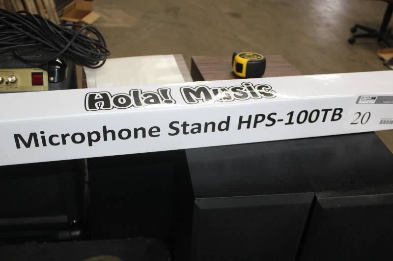 lot 20 image: Hola Music Microphone Stand