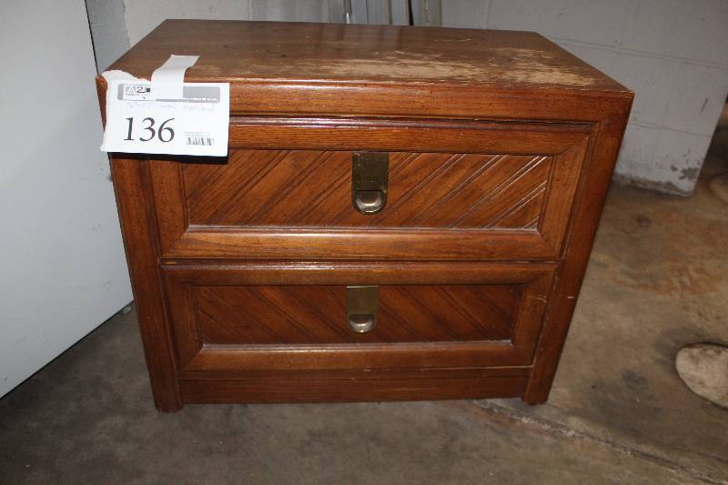 lot 136 image: 2-Drawer Wood Night Stand