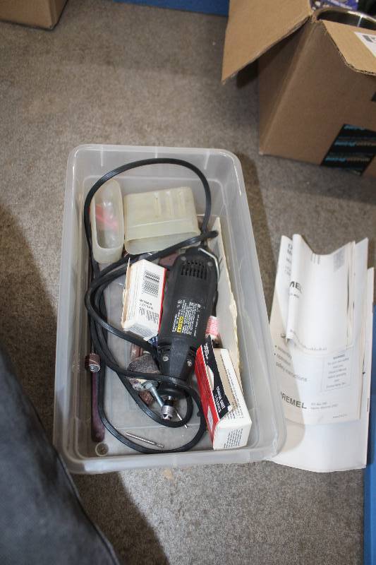 lot 111 image: Dremel Moto-Tool w Manual, Accessories