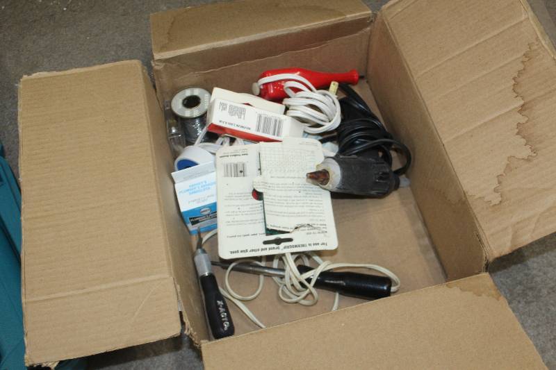 lot 95 image: Soldering Gun, Hot Glue Gun, Accessories
