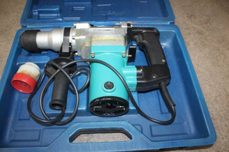 lot 82 image: Pitbull 1in. Rotary Hammer w Case