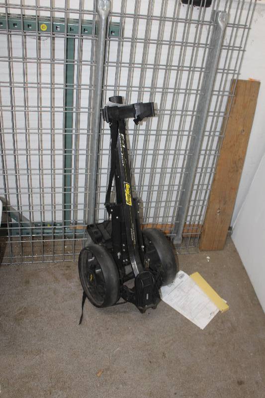 lot 138 image: F1 Bag Boy Golf Club Bag 2-Wheel Caddy