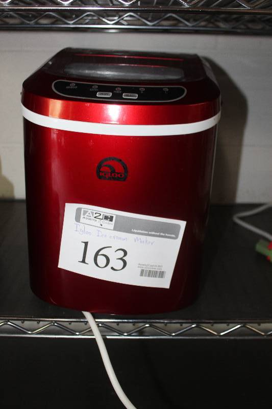 lot 163 image: Igloo Ice Cube Maker