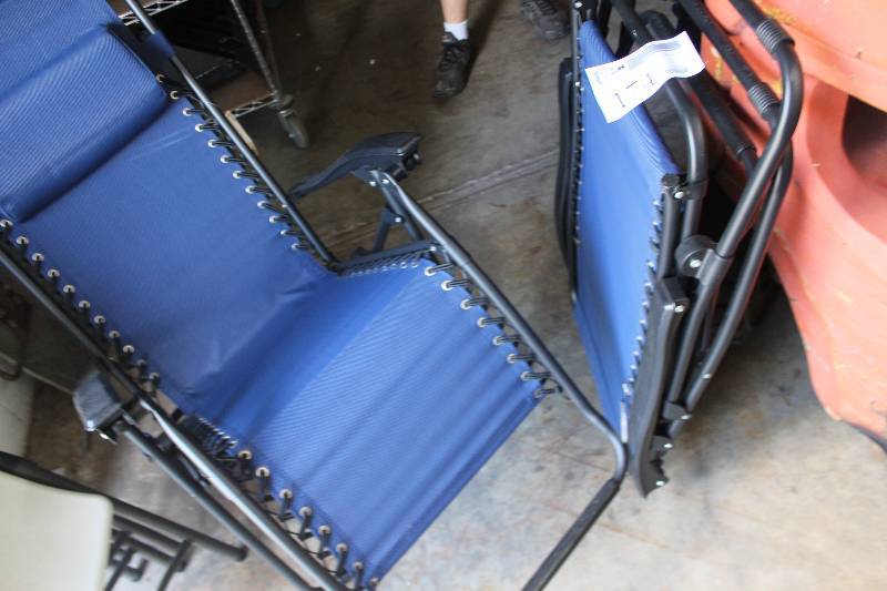lot 174 image: Lot of (2) Folding Lawn Chairs
