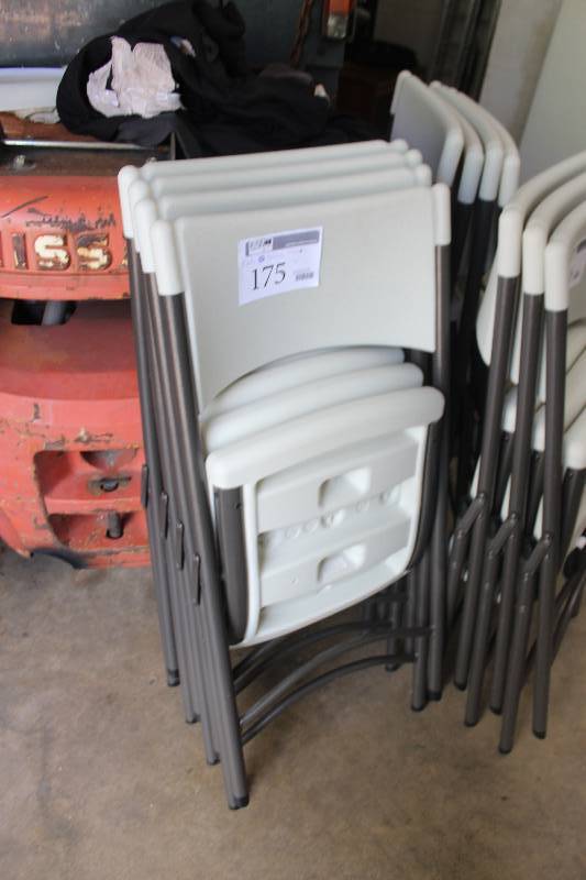 lot 175 image: Lot of (4) Plastic Folding Chairs