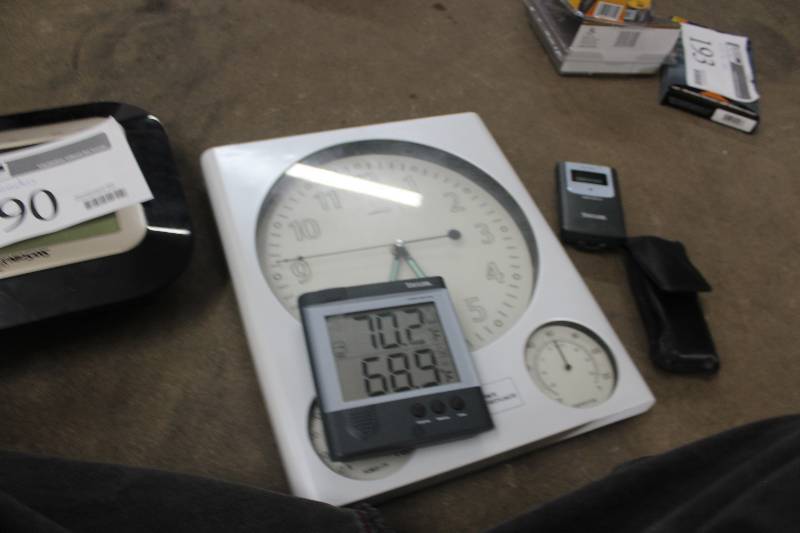 lot 190 image: Digital & Analog Thermometers
