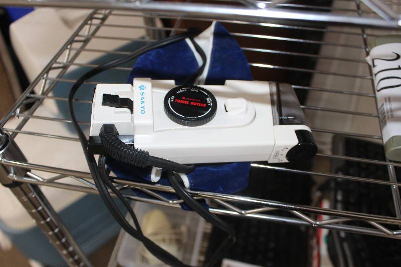 lot 209 image: Sanyo Portable Flat Iron
