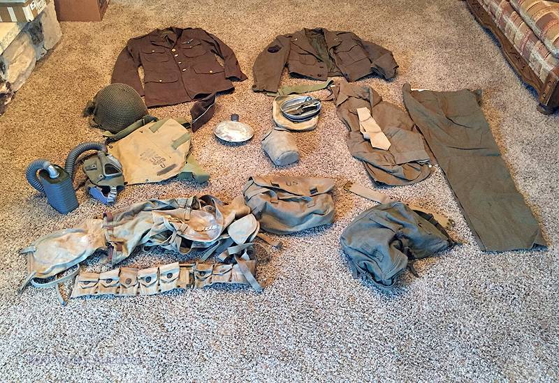 lot 3 image: Military Gear
