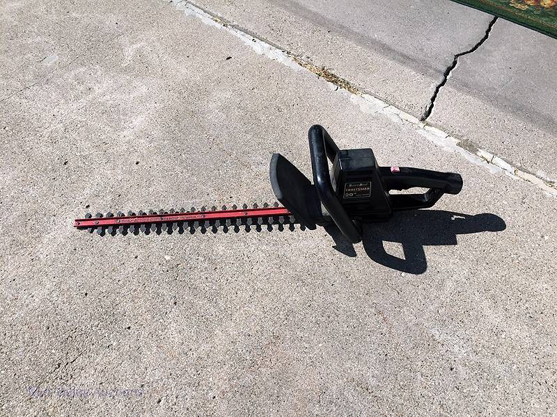 lot 8 image: Hedge Trimmer