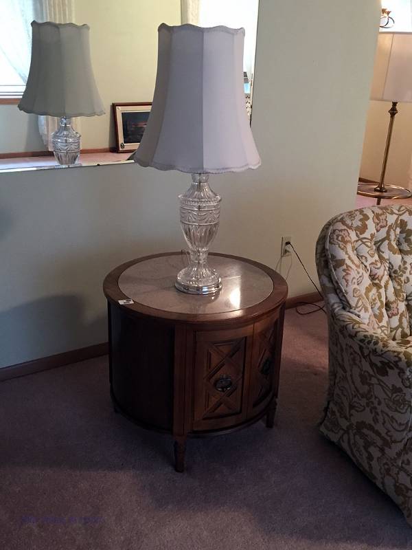 lot 32 image: Side table and lamp