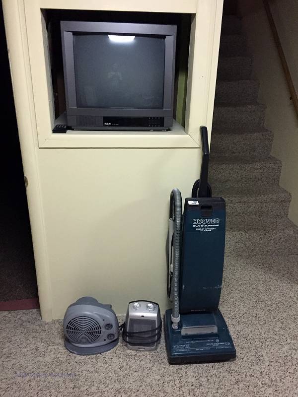 lot 58 image: Heaters and vacuum