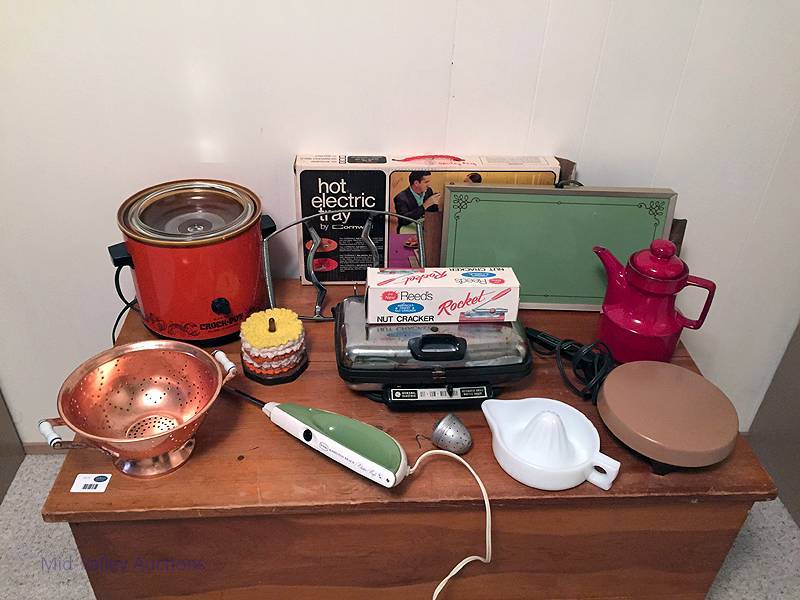lot 67 image: Vintage Kitchen