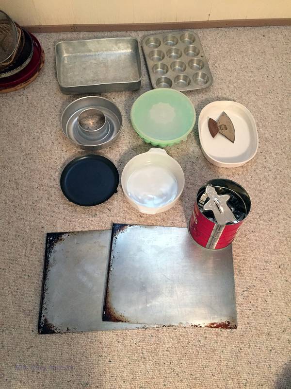lot 70 image: Assorted Bakeware and Cookware