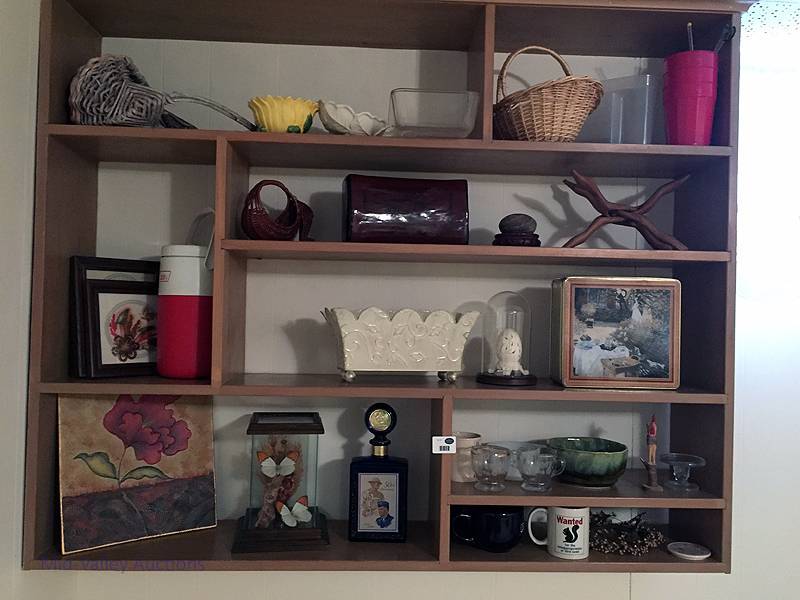 lot 75 image: Contents of shelf 1