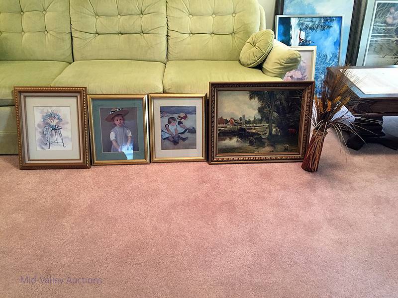 lot 94 image: Set of 4 wall art with wheat dcor