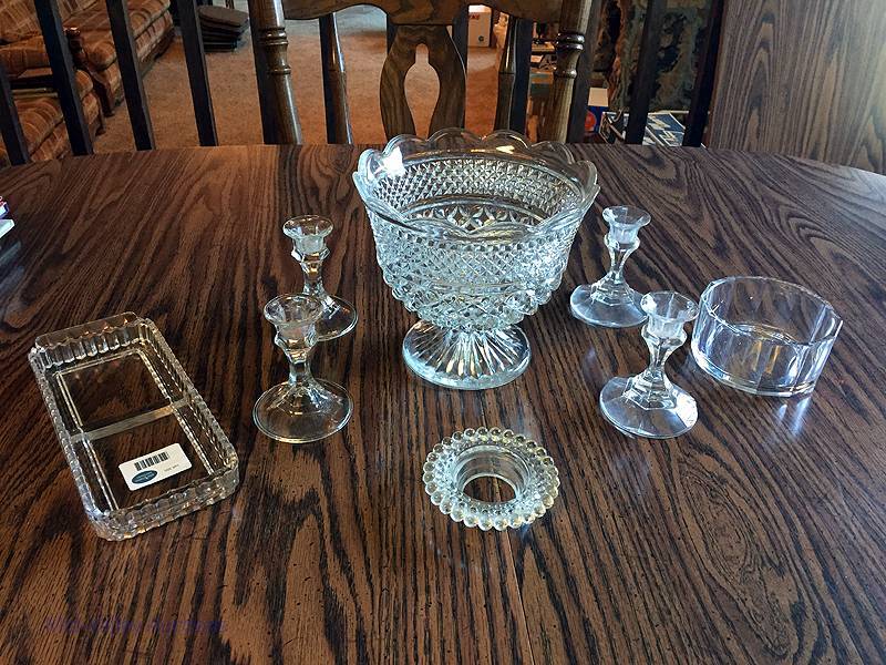 lot 105 image: Glass lot 2