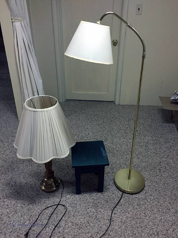 lot 106 image: 2 lamps and stool