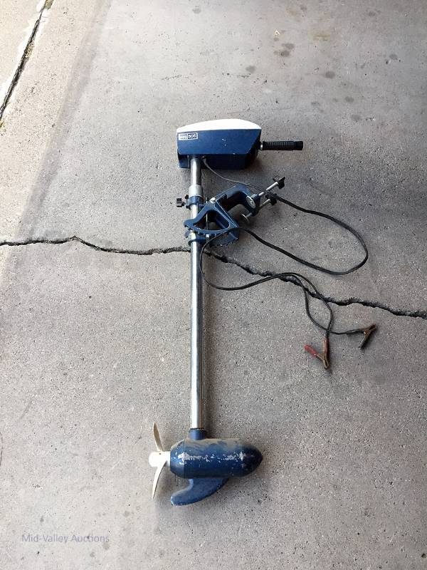 lot 127 image: Trolling motor