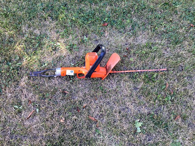 lot 135 image: Hedge Trimmer 2