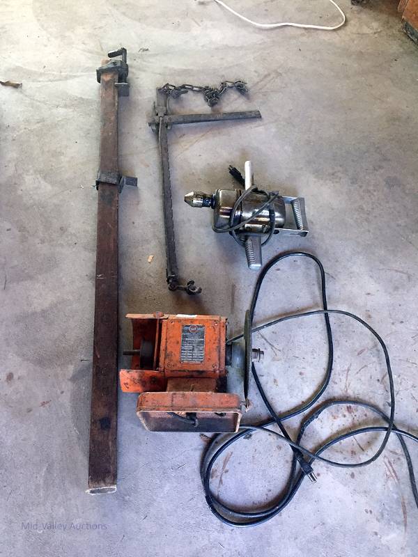 lot 139 image: Vintage tools