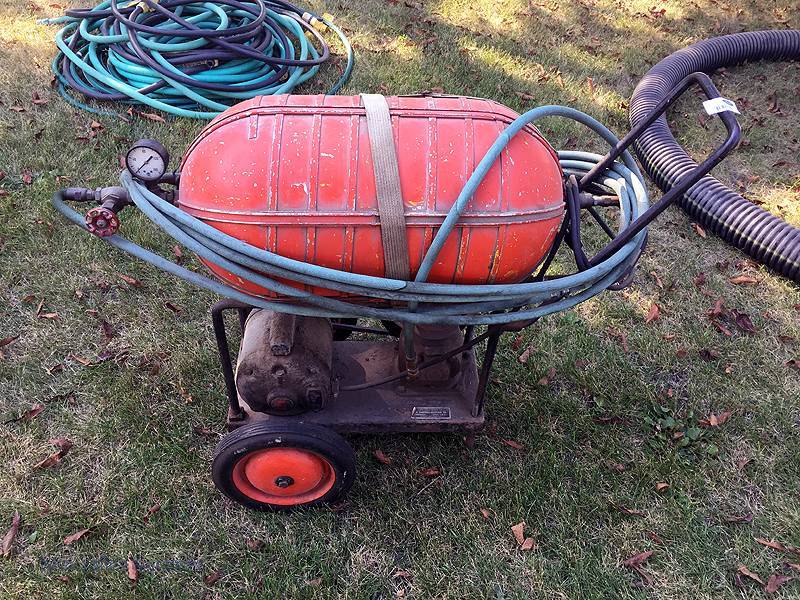 lot 152 image: Air Compressor