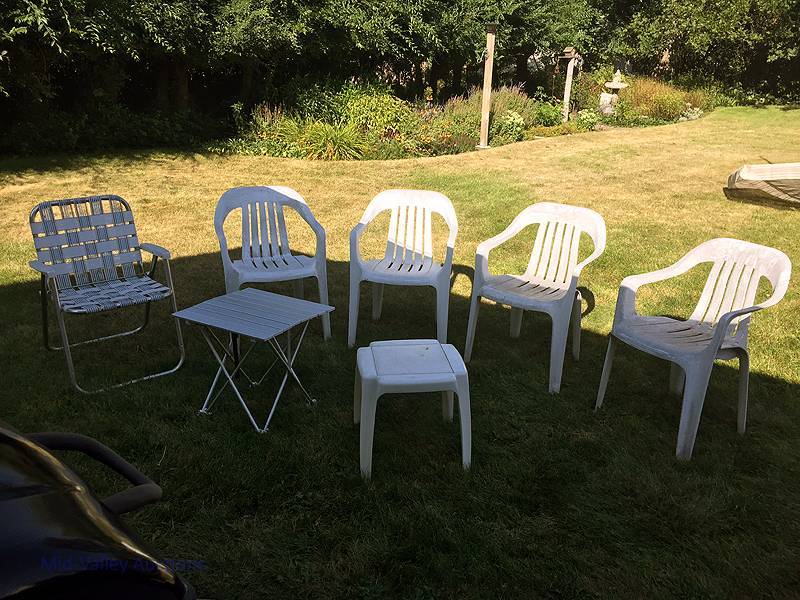 lot 158 image: Lawn furniture