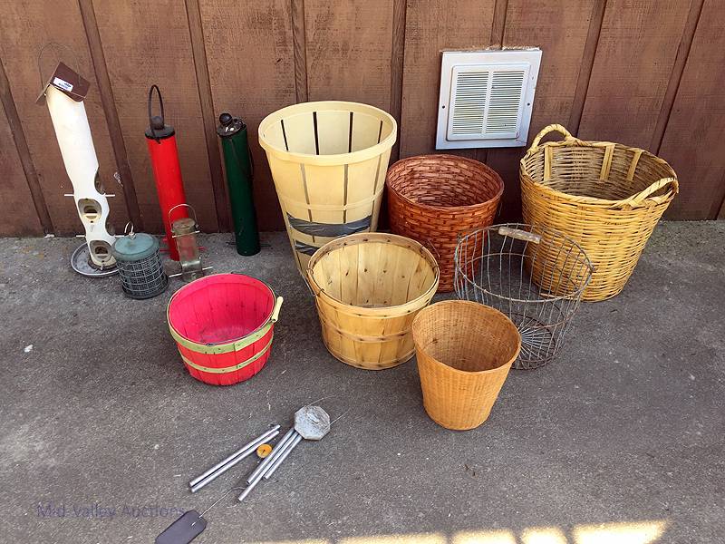 lot 162 image: Bird feeders, baskets, wind chime