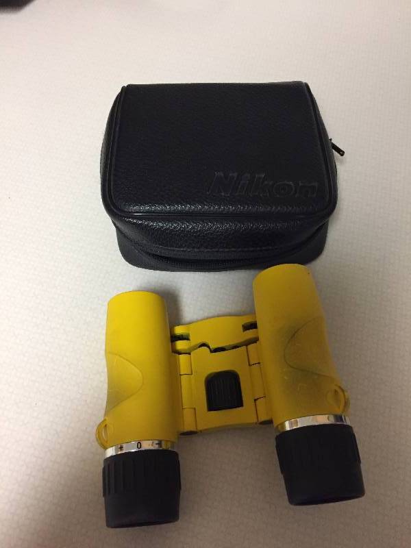 lot 186 image: Binoculars & old shavers