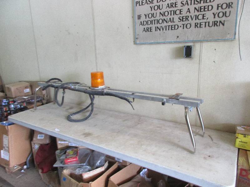 Spreaders and lightbar