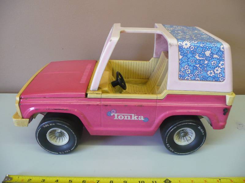 lot 24 image: 1970s (LARGE) TONKA JEEPBRONCO T-TOP SUV PINK FLOWER POWER - See Pictures