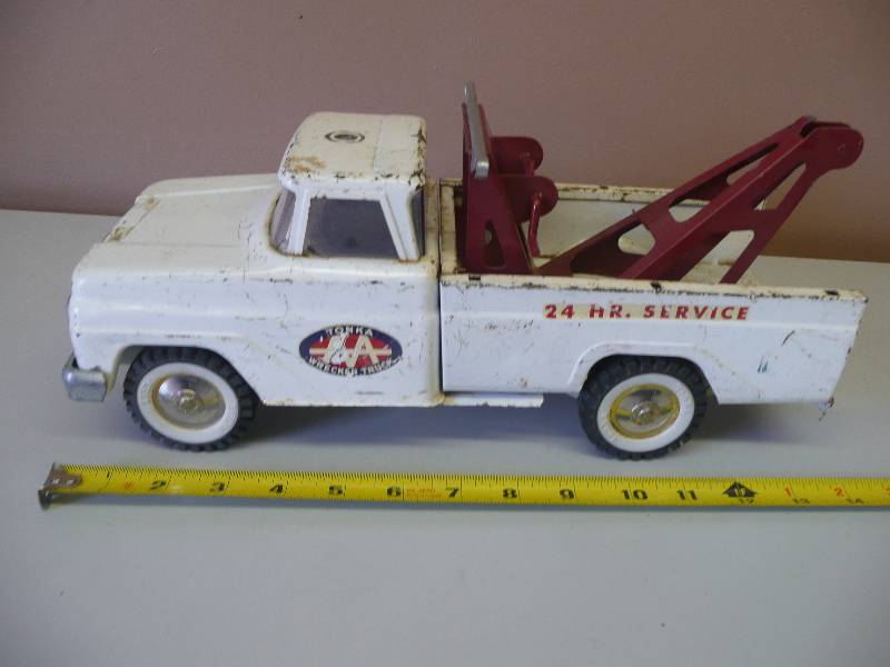 lot 27 image: Vintage Tonka AA Tow Truck, Wrecker, 24HR Service - See Pictures