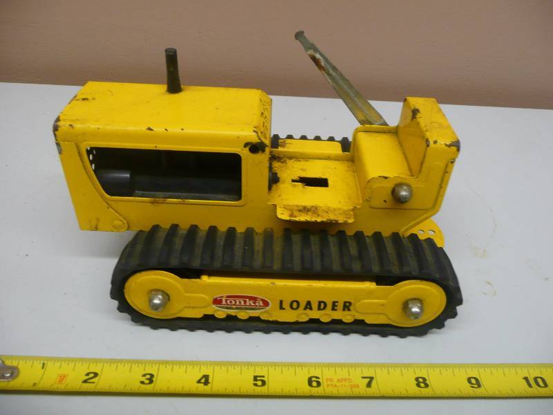 lot 59 image: Vintage Tonka Loader - See Pictures